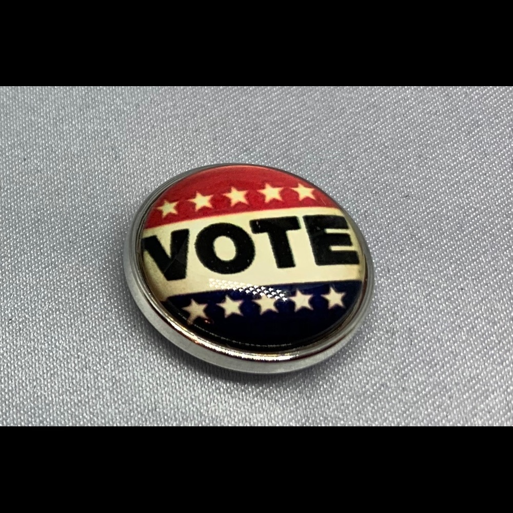VOTE Snap Button Charm